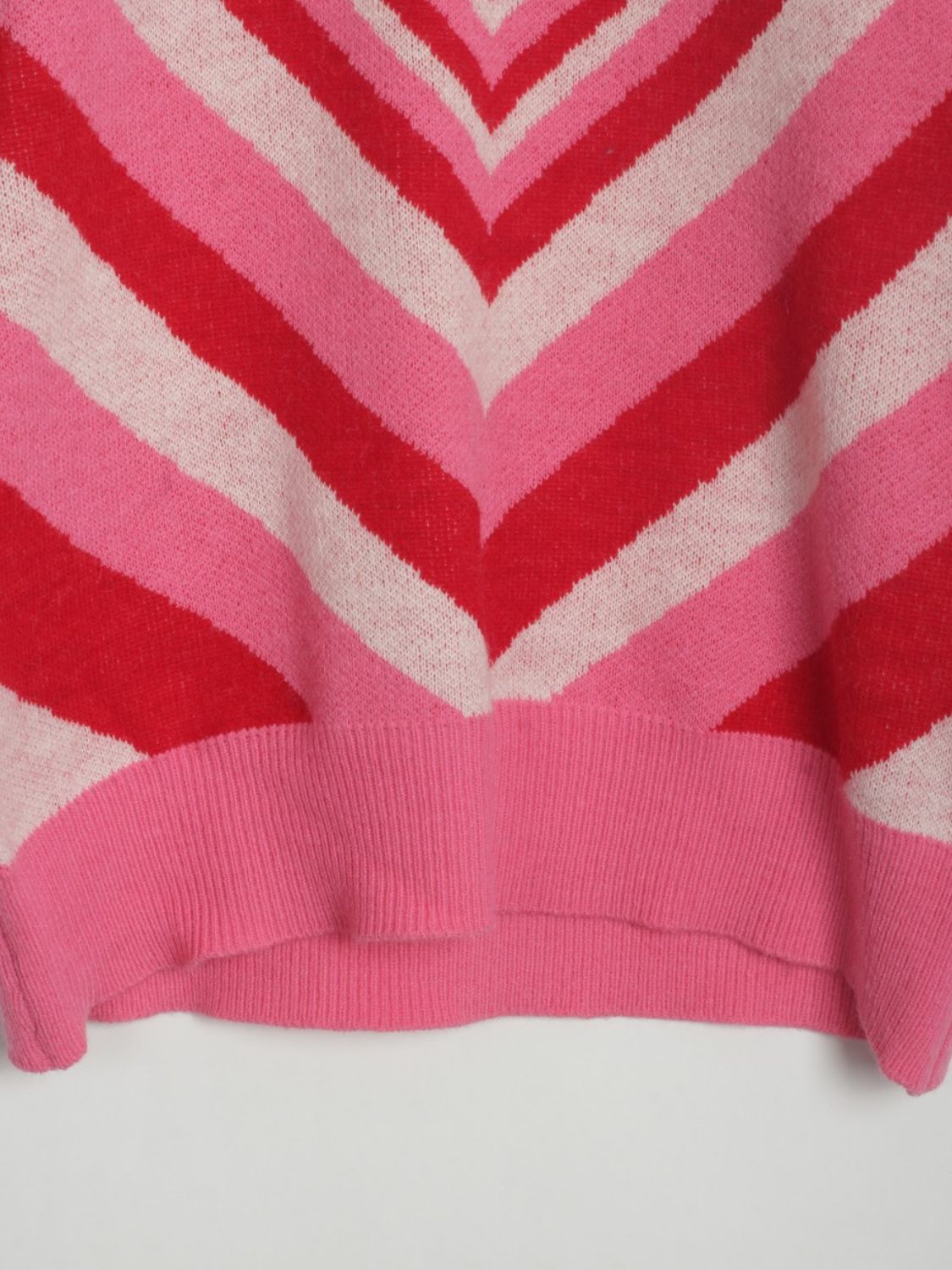 Heart Dropped Shoulder Sweater - Lecatta