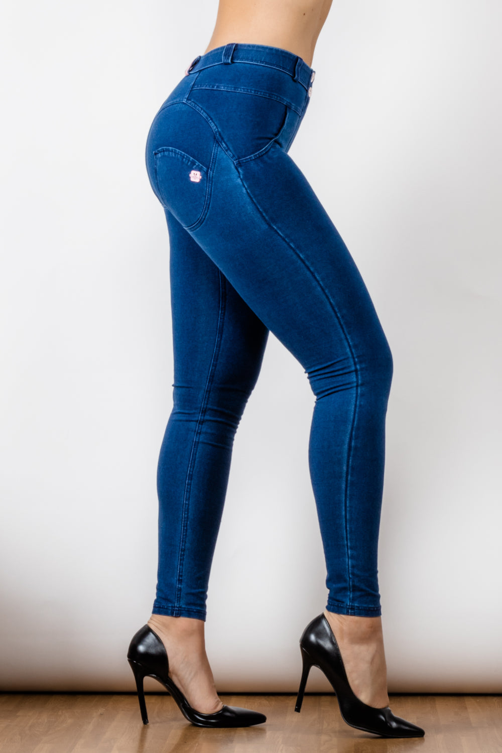 Buttoned Skinny Jeans - Lecatta