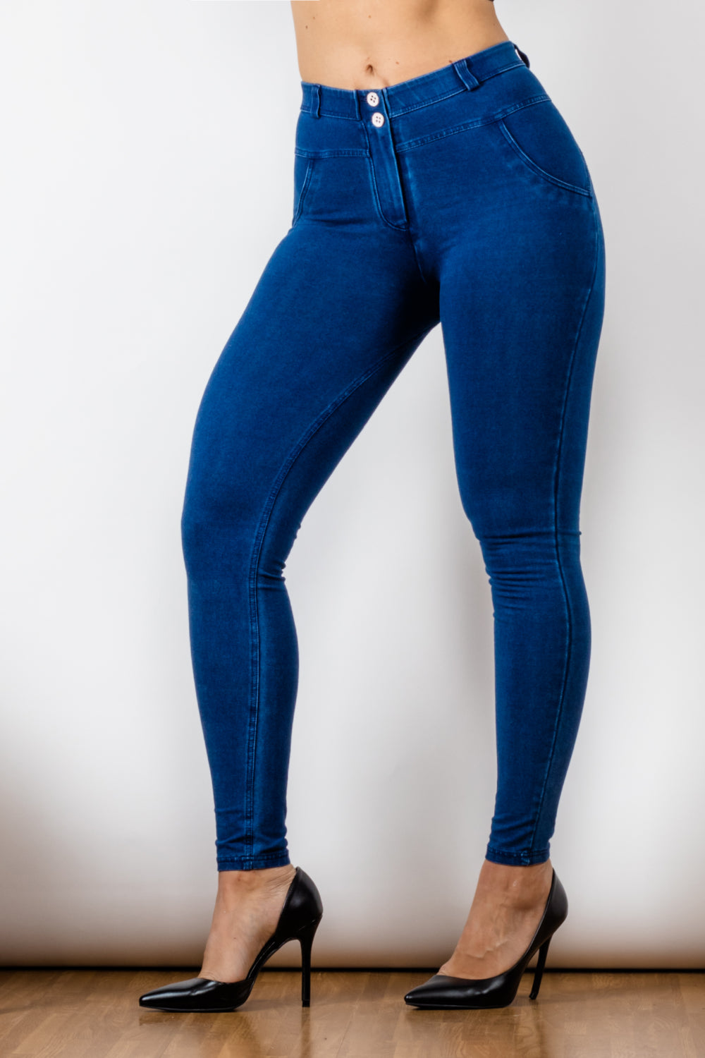 Buttoned Skinny Jeans - Lecatta