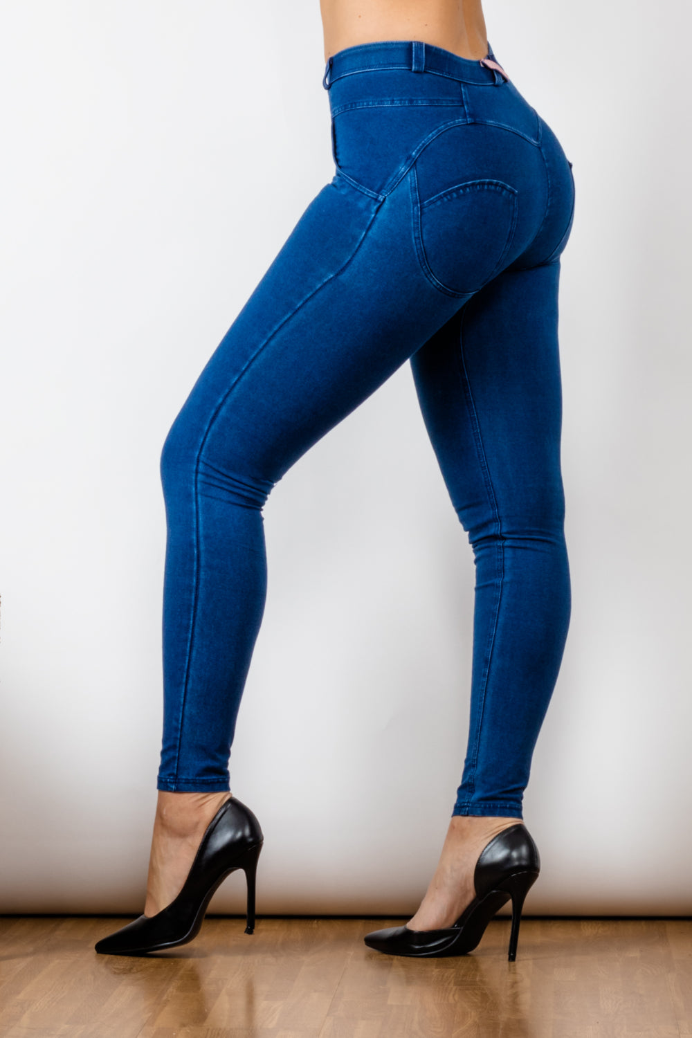 Buttoned Skinny Jeans - Lecatta