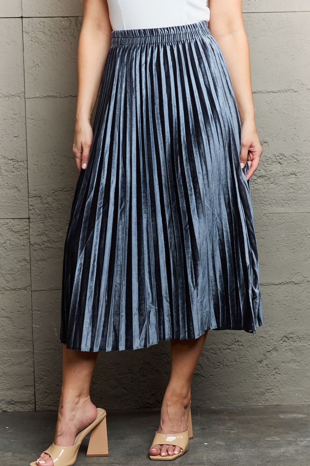 Ninexis Accordion Pleated Flowy Midi Skirt - Lecatta