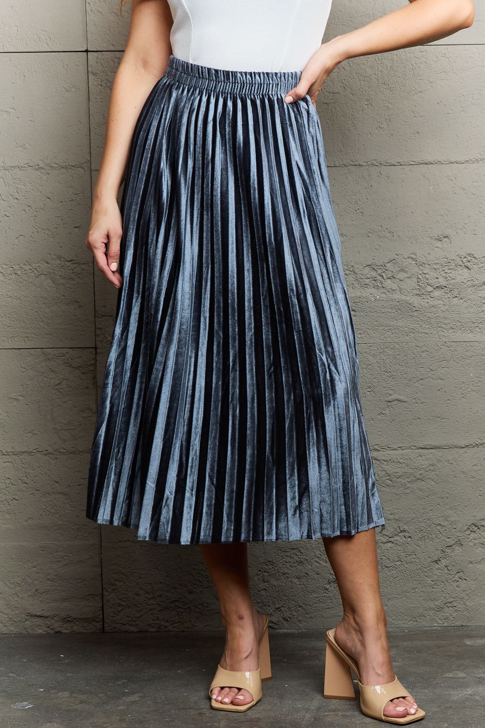 Ninexis Accordion Pleated Flowy Midi Skirt - Lecatta